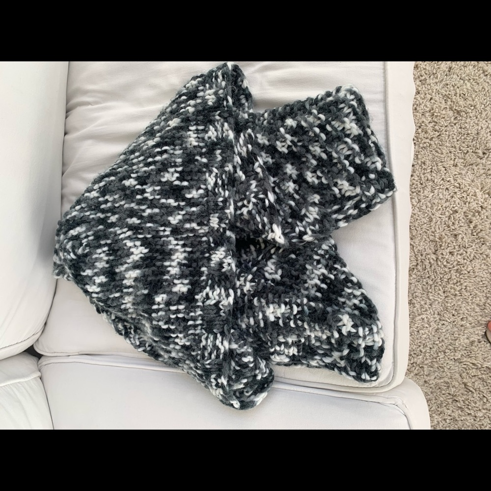 LULULEMON hooded scarf